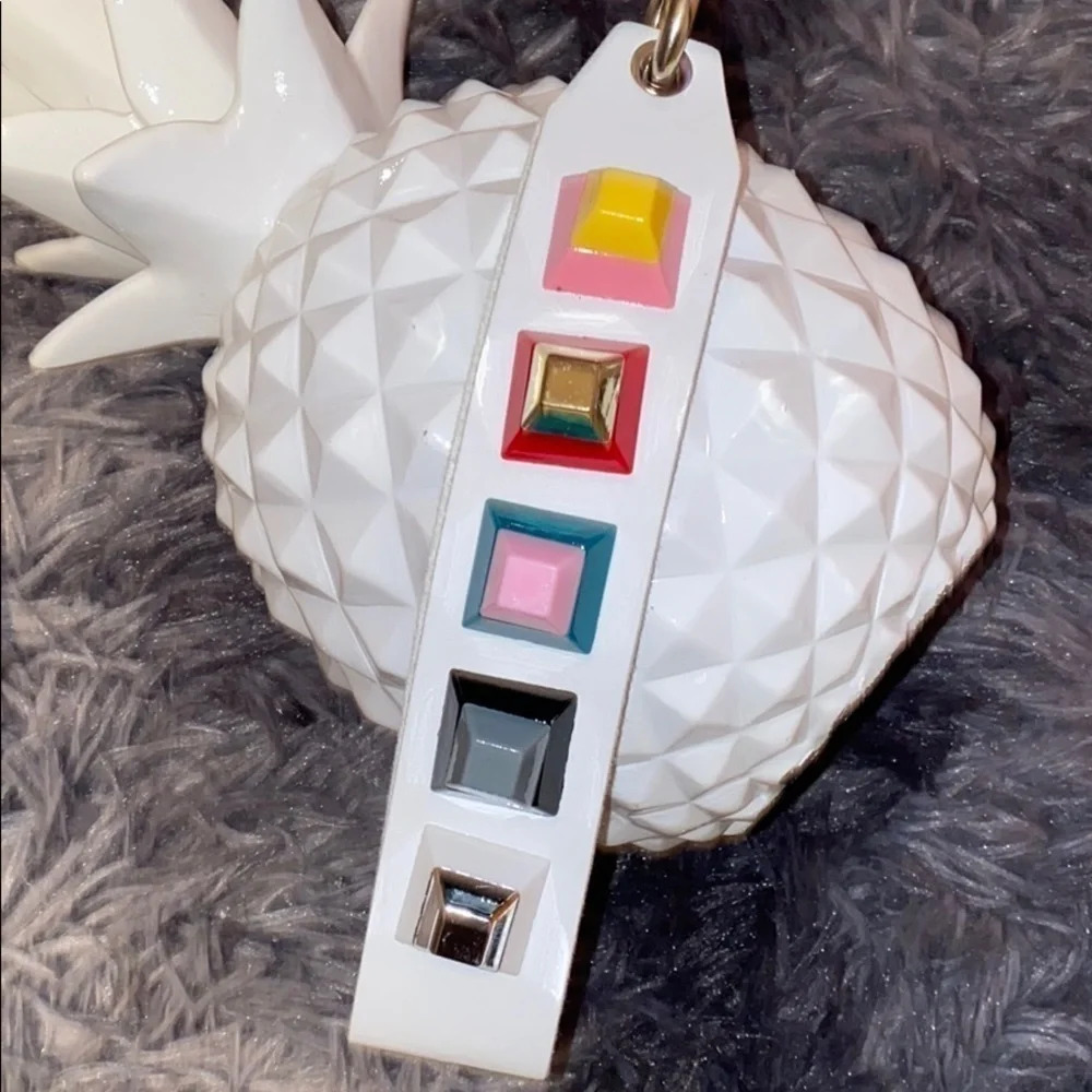 NWOT Luxury faux  leather metallic color keychain